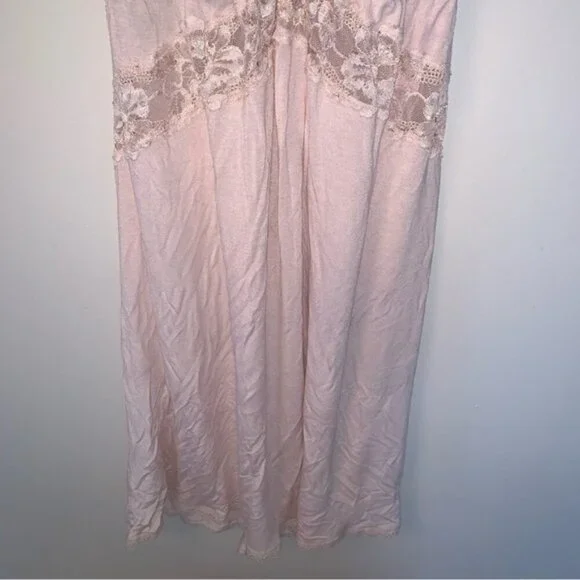 Victoria's Secret Pink Lace Chemise with Spaghetti Straps - Picture 5 of 7